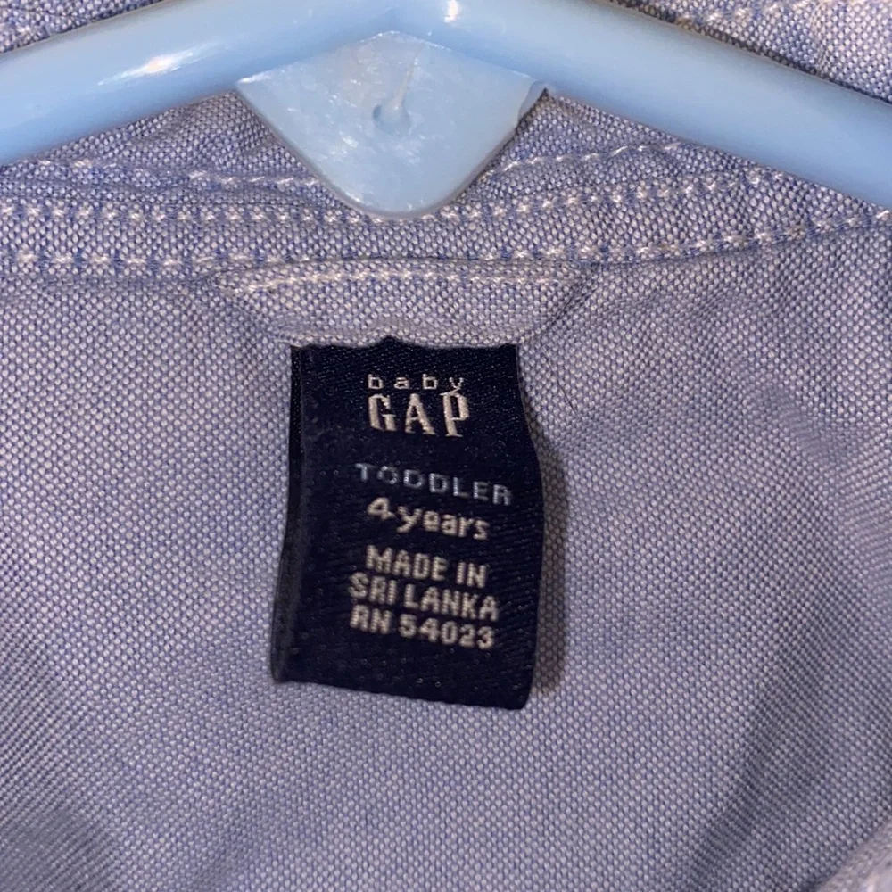 Baby Gap light blue button down Oxford size 4T